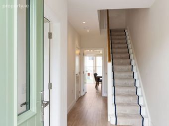 29 Rockfield Drive, Moneycarroll, Newtownmountkennedy, Co. Wicklow - Image 2