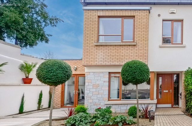 4 Cabinteely Wood, Old Bray Road, Cabinteely, Dublin 18 - Click to view photos