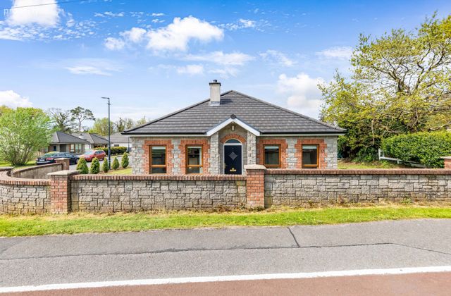 5 Cois Na Habhainn, Cootehill Road, Cavan, Cavan, Co. Cavan - Click to view photos
