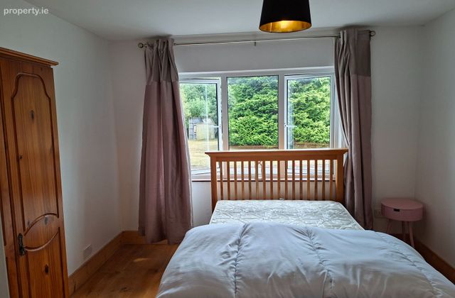 Usk, Dunlavin, Co. Kildare, Colbinstown, Co. Kildare - Click to view photos