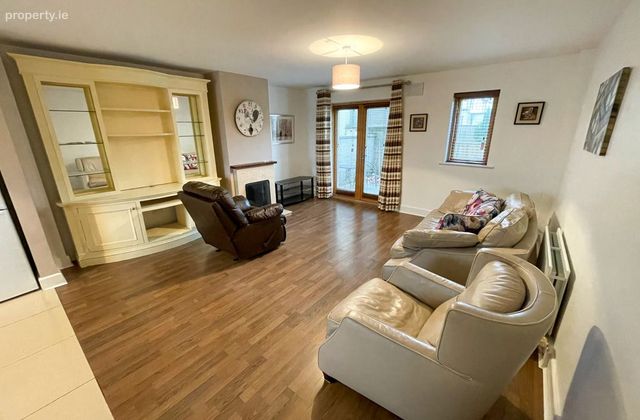Rosconnell Street, Newbridge, Co. Kildare - Click to view photos