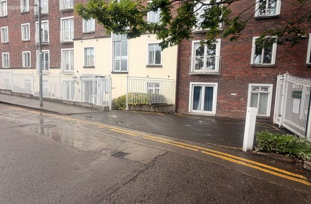 Apartment 14, The Northumberlands, Love Lane East, Grand Canal Dock, Dublin 2 - Click to view photos