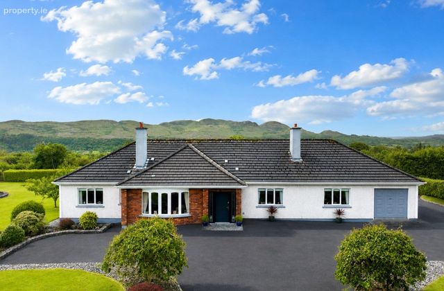 Campbell Court, Cairns Hill, Carraroe, Co. Sligo - Click to view photos