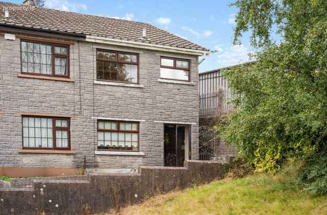 8 Lansdowne Court, Old Youghal Road, St. Lukes, Co. Cork - Click to view photos