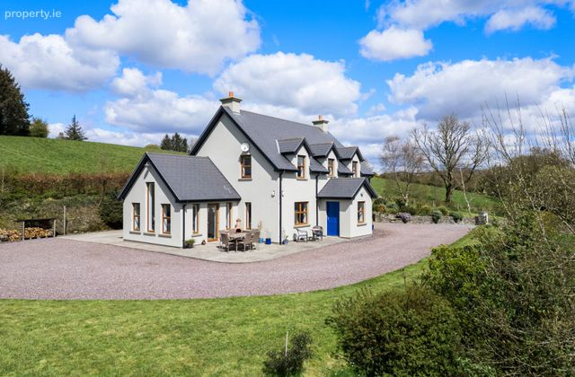 Skahanagh Beg, Bantry, Bantry, Co. Cork - Click to view photos