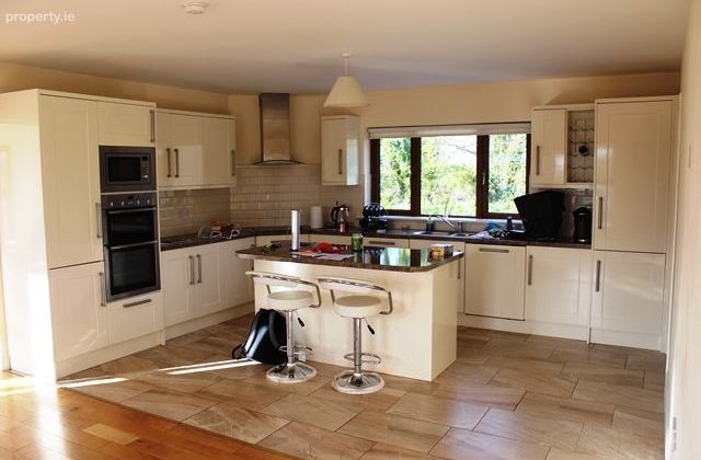 Gurranes, Innishannon, Waterfall, Co. Cork - Click to view photos