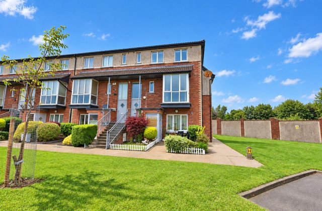 28 The Square, Innwood, Enfield, Co. Meath - Click to view photos