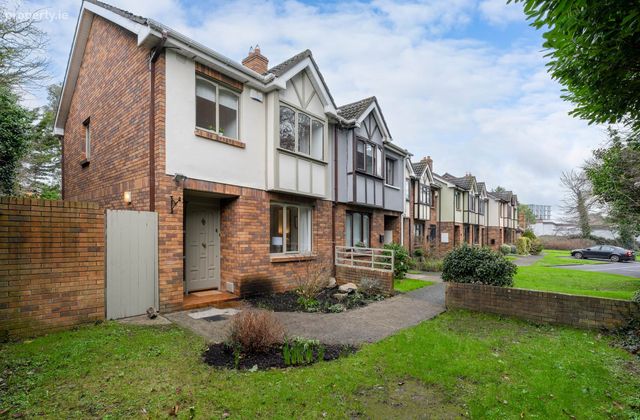 27 Bellevue Copse, Booterstown, Co. Dublin, Booterstown, Co. Dublin - Click to view photos