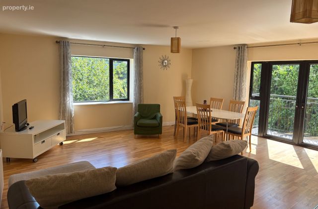 18 Mansfield House, Pembroke, Passage West, Co. Cork - Click to view photos
