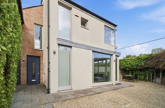 Lansdowne Park, Ballsbridge, Dublin 4 - Click to view photos