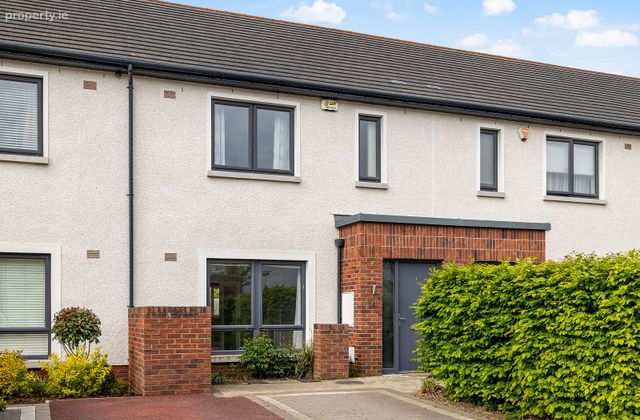 14 Somerton Lawns, Lucan, Co. Dublin - Click to view photos