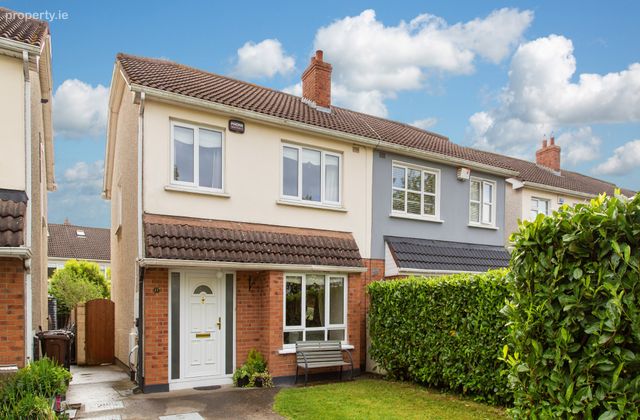 27 Luttrell Park Drive, Castleknock, Dublin 15, Castleknock, Dublin 15 - Click to view photos