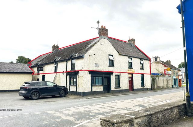 1st Floor, The Old House Pub, The Square, Sixmilebridge, Co. Clare - Click to view photos