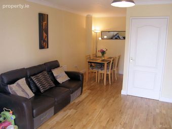 33 Holywell Square, Swords, Co. Dublin - Image 2