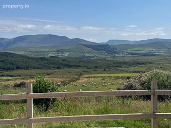 Mountain Escape, Coomastow, Aughatubrid, Cahersiveen, Co. Kerry - Image 2