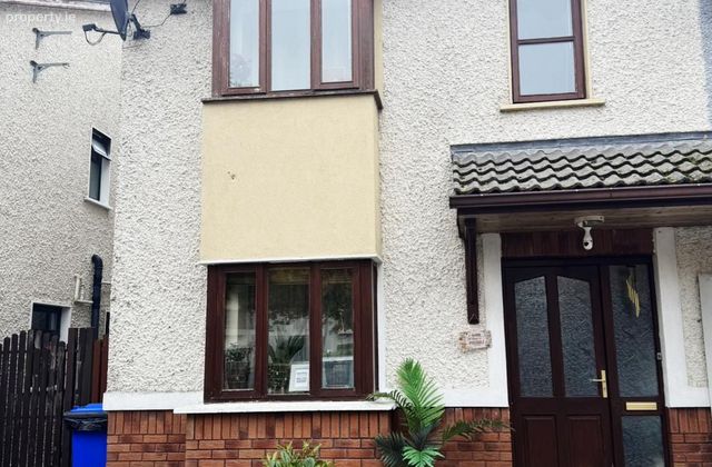 Ardrew Court, Dn Brinn, Athy, Co. Kildare - Click to view photos