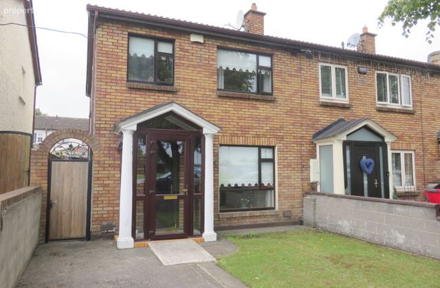 39 Monksfield Lawn, Clondalkin, Dublin 22 - Click to view photos