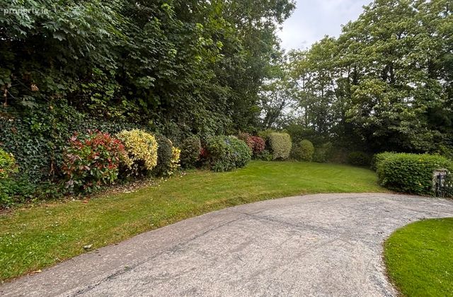 24 Clevedon, Kilmoney Road Lower, Carrigaline, Co. Cork - Click to view photos