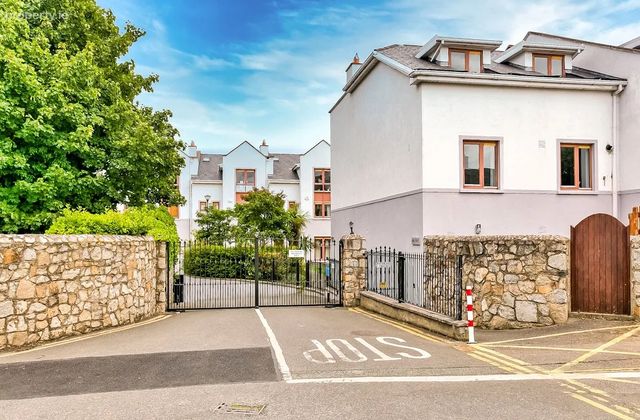 16 York Court, York Road, Dun Laoghaire, Co. Dubli, Monkstown, Co. Dublin - Click to view photos