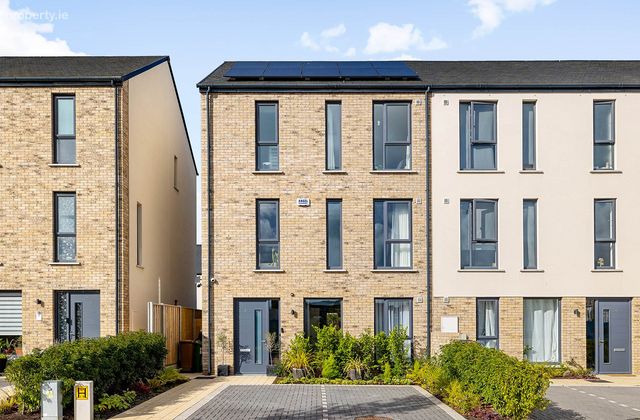 7 Redford Park View, Lucan, Co. Dublin, Lucan, Co. Dublin - Click to view photos