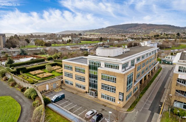 Penthouse, Arena House, Sandyford, Dublin 18 - Click to view photos