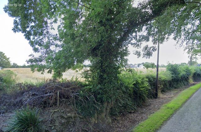 Corballis, Garlow Cross, Navan, Co. Meath - Click to view photos