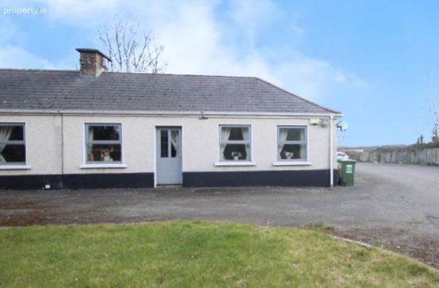 Barnhill, Clonsilla, Dublin 15 - Click to view photos
