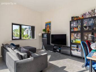 91 The Crescent, Carrickmines Manor, Carrickmines, Dublin 18 - Image 4