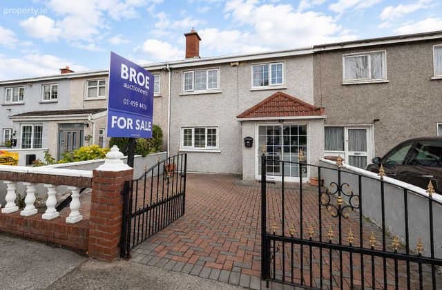 63 James Connolly Park, Clondalkin, Dublin 22 - Click to view photos