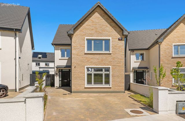 7 Clover Lawn, Janeville, Carrigaline, Co. Cork - Click to view photos