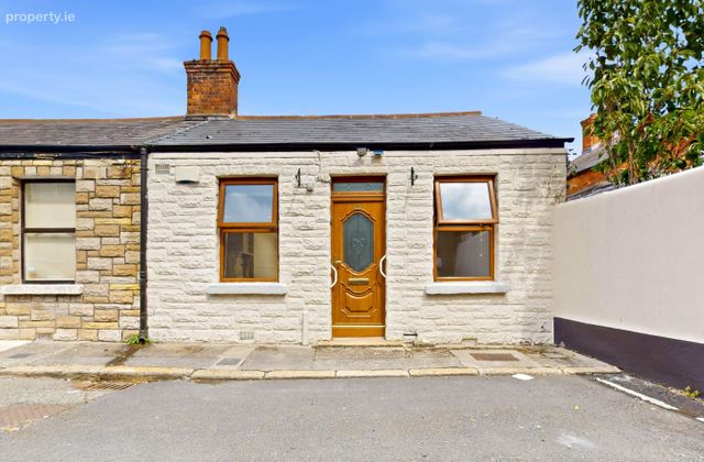 14 Davis Place, Christchurch, Dublin 8 - Click to view photos