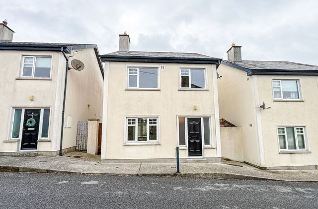 2 Donaguile Court, Castlecomer, Castlecomer, Co. Kilkenny - Click to view photos
