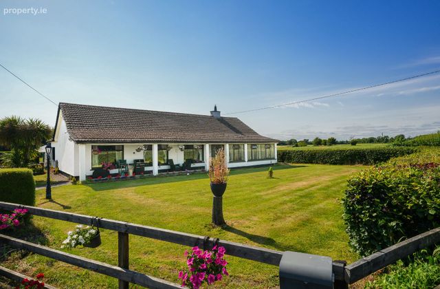 Summerlands, Ballymaglassan, Batterstown, Co. Meath - Click to view photos