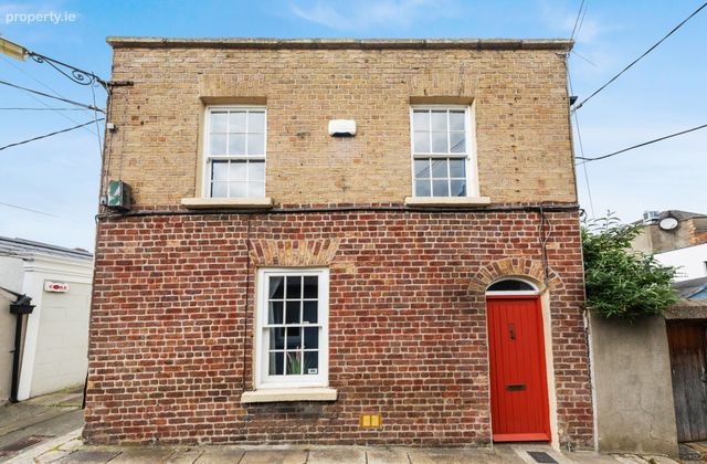 15 Albert Court, Off Grand Canal Street Lower, Dublin 2, Dublin 2 - Click to view photos
