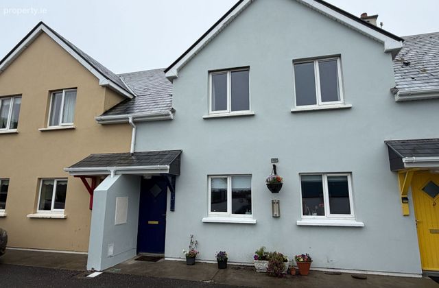 8 Chapel Field, Dungeagan, Ballinskelligs, Co. Kerry - Click to view photos