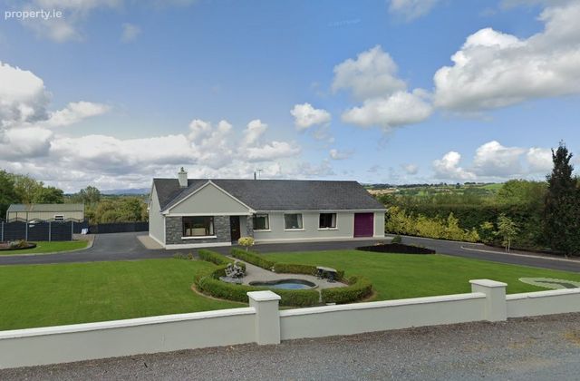 Laharn, Faha, Killarney, Co. Kerry - Click to view photos