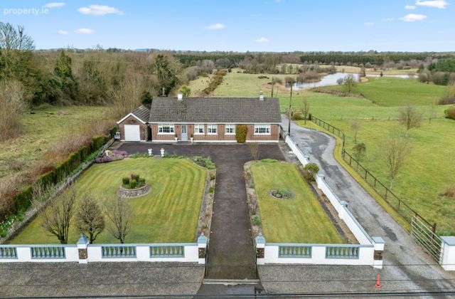 Ballinvalley, Delvin, Co. Westmeath - Click to view photos