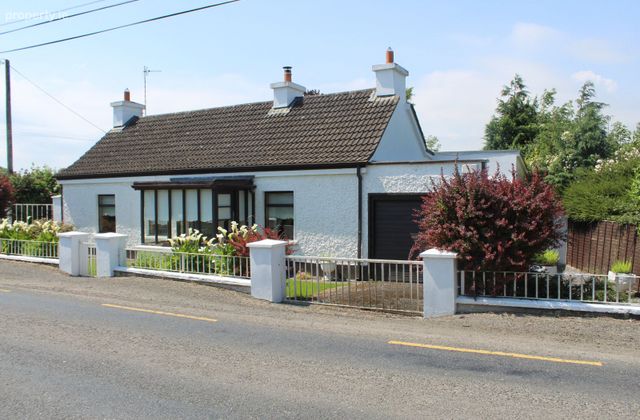 Bishopswood, Dundrum, Clonoulty, Co. Tipperary - Click to view photos