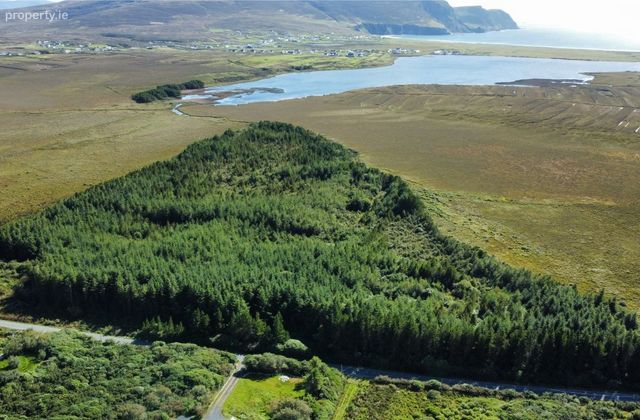 Slievemore Road, Dugort, Achill, Co. Mayo - Click to view photos