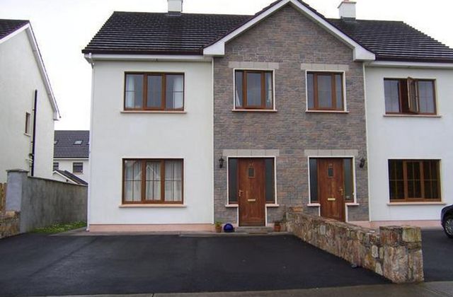 Pine Grove, Woodlands Park, Moycullen, Co. Galway - Click to view photos