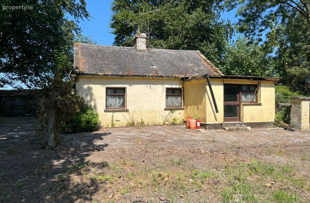 Middleline, Mountshannon, Co. Clare - Click to view photos