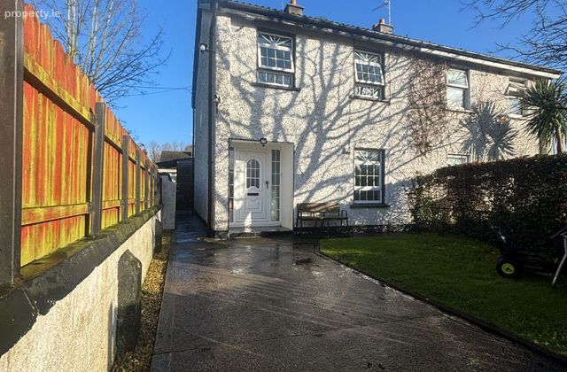 14 Curragh Park, Ballinasloe, Ballinasloe, Co. Galway - Click to view photos