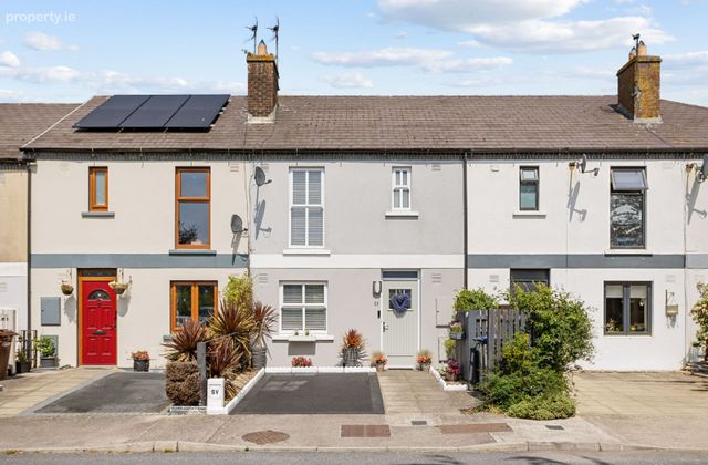4 Radharc An Chaisl&aacute;in, Old Caragh Road, Naas, Co. Kildare - Click to view photos