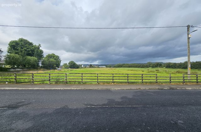 'top Of The Town', Knockananlig, Castleisland, Co. Kerry - Click to view photos