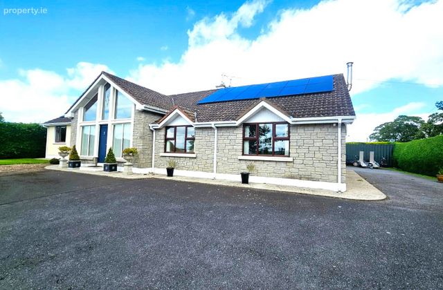 Racefield Bungalow, Mullacloe, Ardee, Co. Louth - Click to view photos