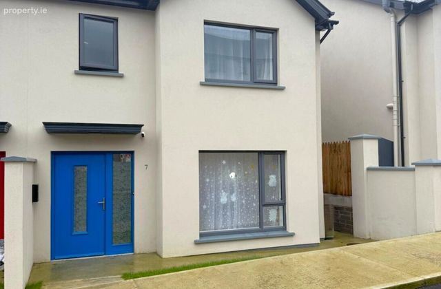 7 Maple View, Dunmanway Road, Bandon, Co. Cork - Click to view photos