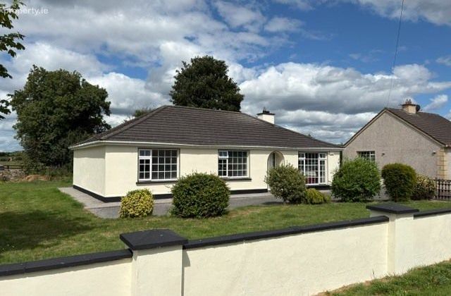 Rahanine, Rochfortbridge, Rochfortbridge, Co. Westmeath - Click to view photos
