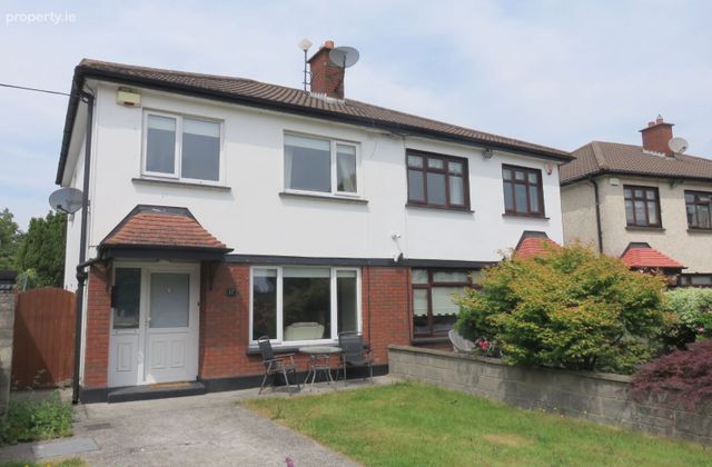 17 Riversdale Green, Clondalkin, Dublin 22 - Click to view photos