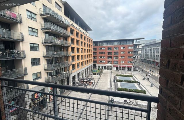 Beresford House, Custom House Square, Mayor Street Lower, Dublin 1, D01, Dublin 1 - Click to view photos