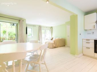 120 Grianan Fidh, Aiken's Village, Sandyford, Dublin 18 - Image 3